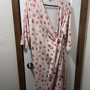 Copper Pearl Strawberry Print Women's Robe